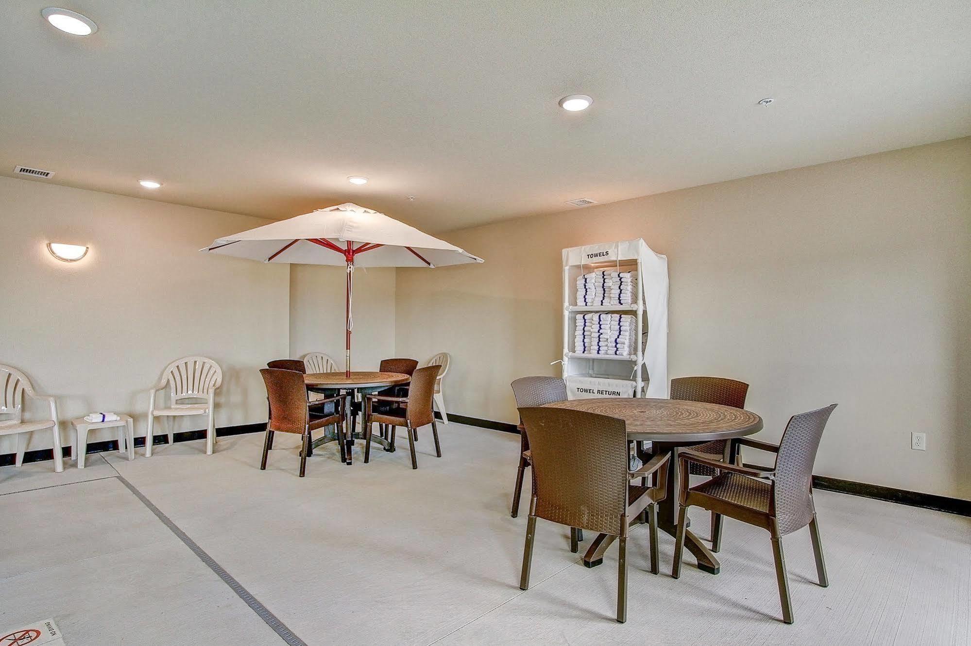 Cobblestone Hotel & Suites Pulaski/Green Bay Luaran gambar