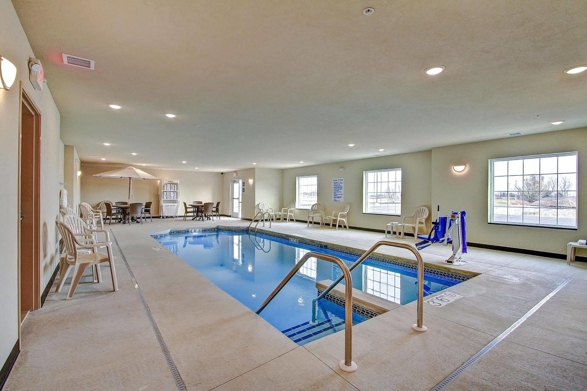 Cobblestone Hotel & Suites Pulaski/Green Bay Luaran gambar